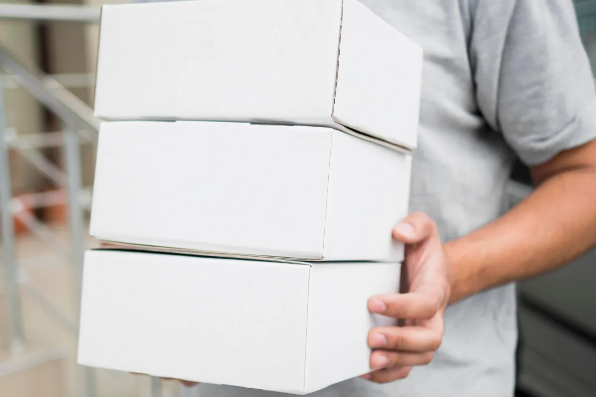 忙しい人には「宅配型」の靴クリーニングがおすすめ